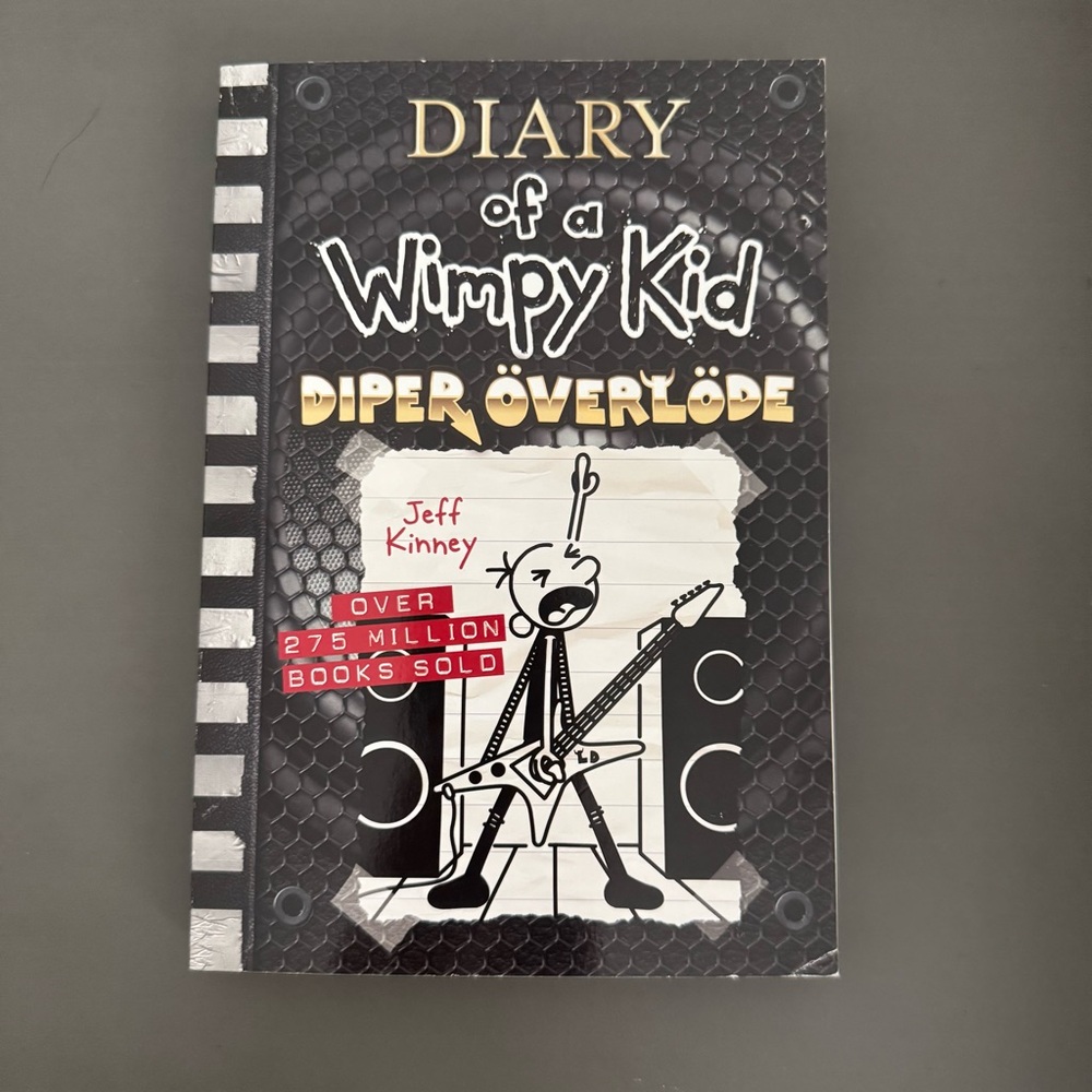 Diary of a Wimpy Kid Diper Overlode Book 17